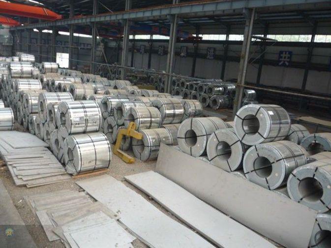 310 adaptés aux besoins du client/310S ont laminé à froid des bobines d'acier inoxydable gravant Aisi en refief 304 avec les panneaux de polissage de poinçon